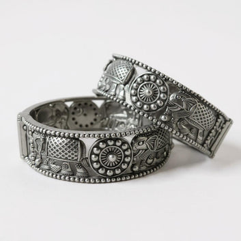 Dajinn Timeless Aura Collection – Brass Oxidized Kada | Oxidized Brass Ethnic Bangle for Women & Girls | Antique Finish From the Roots of India (Warrior Shield Kada)