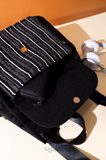 Dajinn Black Multipocket Carry-All
