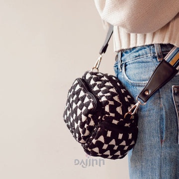 Dajinn Monochrome Multi Pocket sling
