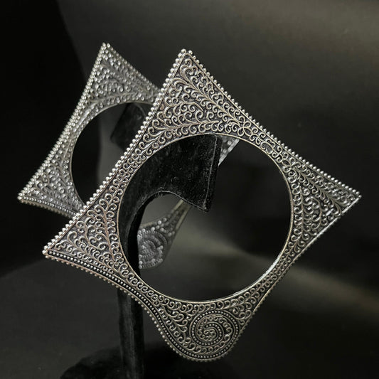 Sheesh Frame Pure Brass Oxidized Kada_1