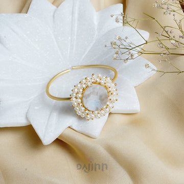 Dajinn Aasita Marble White Studded Pearl Bracelet