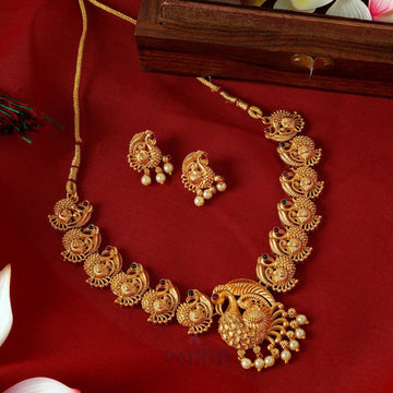 Dajinn Royal Gold and Red Kundan Set
