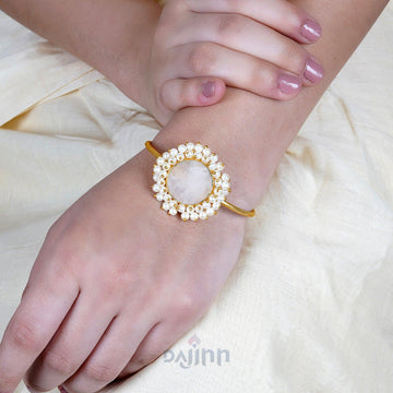 Dajinn Aasita Light Pink Studded Pearl Bracelet