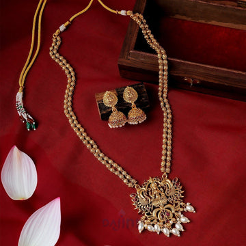 Dajinn Aarti Gold And White Necklace Set