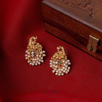 Dajinn Rehana Gold White Earrings