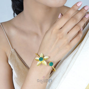 Dajinn Juhi Dark Green Flower Bracelet