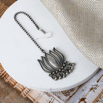 Dajinn Aashka Silver Oxidised Maang Tikaa