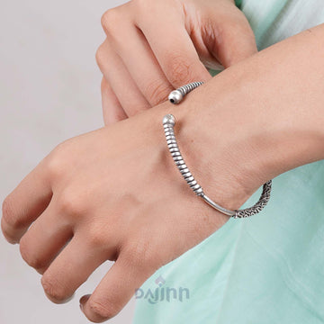 Dajinn Dyuthi Silver Oxidised Bracelet