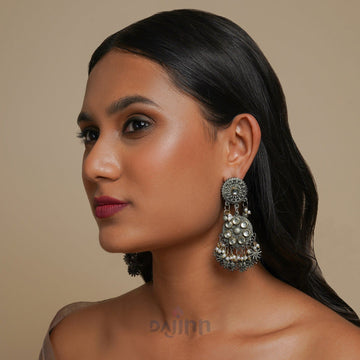 Dajinn Abhilaa Gold and Silver Oxidised Earring