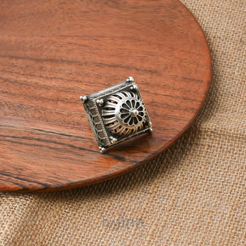 Dajinn Sareena Silver Oxidised Ring