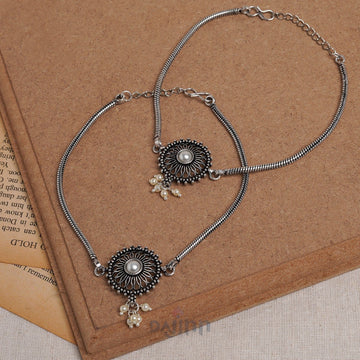Dajinn Vaibhavari Pearl Silver Oxidised Anklet