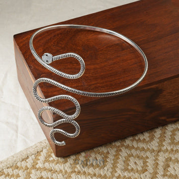 Dajinn Anandi Armlet