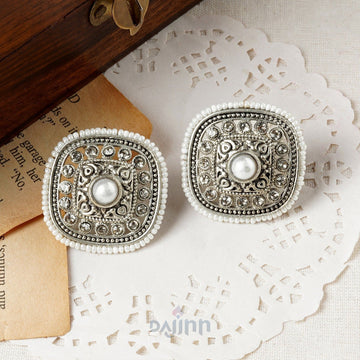 Dajinn Sucharu Silver Oxidised White Stud