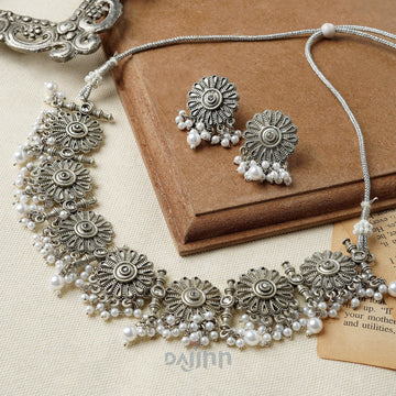 Dajinn Kettilamma Silver Oxidised White Necklace Set