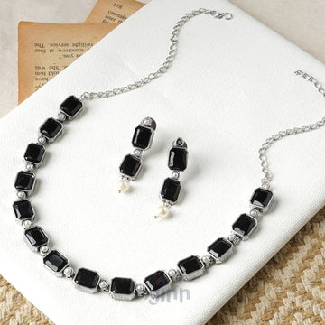 Dajinn Silver Noir Elegant Set