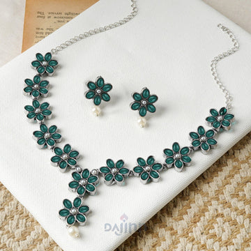 Dajinn Silver Emerald and Floral Motif Set