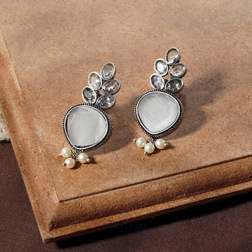 Dajinn Whispering White Silver Earrings