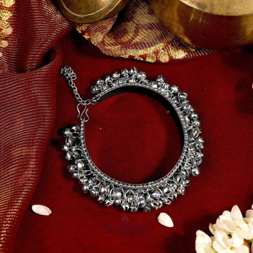 Dajinn Anusha Silver Oxidized Ghungroo Bangle