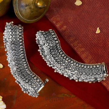 Dajinn Roma Coin Silver Oxidized Ghungroo Anklets