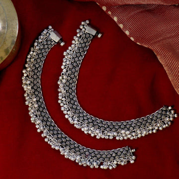 Dajinn Veena Rawa Silver Oxidized Ghungroo Anklets