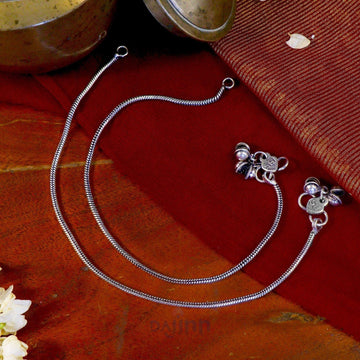 Dajinn Single Line Silver Oxidized Ghungroo Anklets