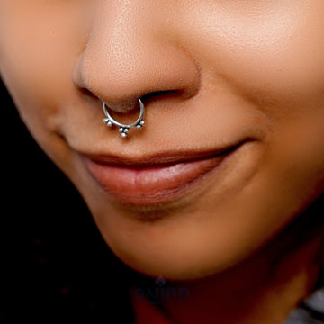 Dajinn Ameya Silver Nose pin