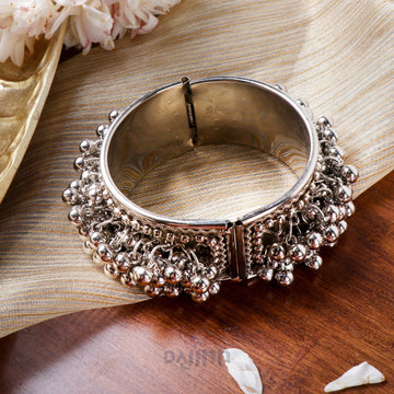 Dajinn Sia Silver Ghungroo Bangle