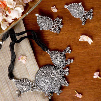 Dajinn Avni Floral Antique Silver Oxidised Necklace Set