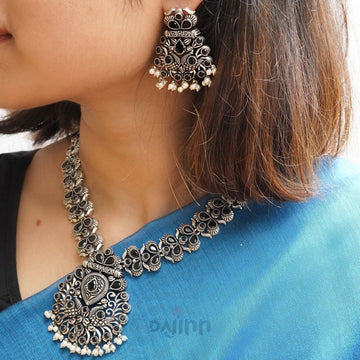 Dajinn Vaidehi Black Stone Necklace Set