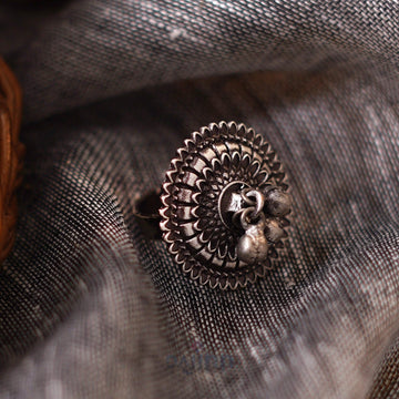 Dajinn Loukya Silver Oxidised Ring