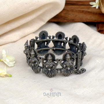 Dajinn Sudha Silver Oxidised Bangle