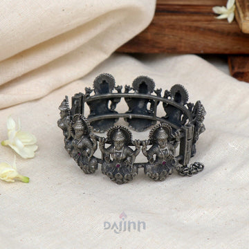 Dajinn Sudha Red Stone Silver Oxidised Bangle