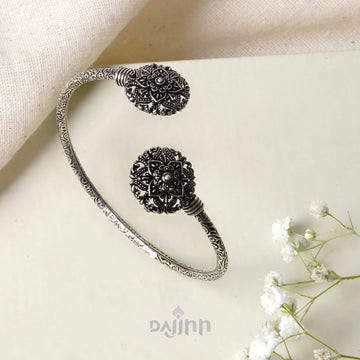Dajinn Akansha Silver Oxidised Floral Bracelet