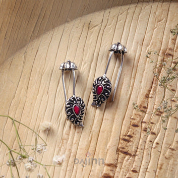 Dajinn  Mitali Red Stone Silver Oxidsed Clip On Bugadi