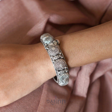 Dajinn Jagrati Silver Oxidised Bangle