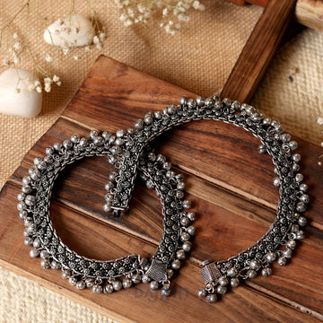 Dajinn Raashika Silver oxidised Anklets