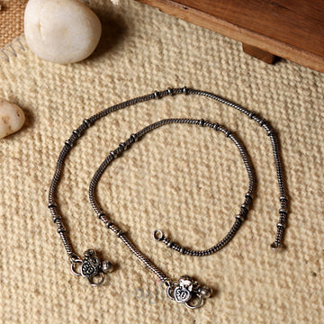 Dajinn Viranshu Silver Oxidised Anklets