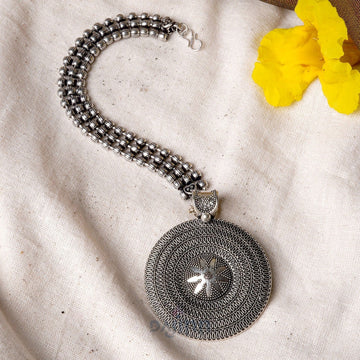 Dajinn Miraya Silver Oxidised Maang Tika