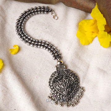Dajinn Adeela Silver Oxidised Maang Tika