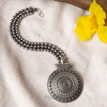 Dajinn Sayesha Silver Oxidised Maang Tika