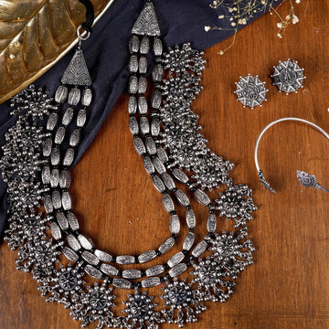 Dajinn Mysha Metallic Silver Oxidized Jewelry Gift Set