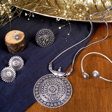 Dajinn Saesha Metallic Silver Oxidized Jewelry Gift Set
