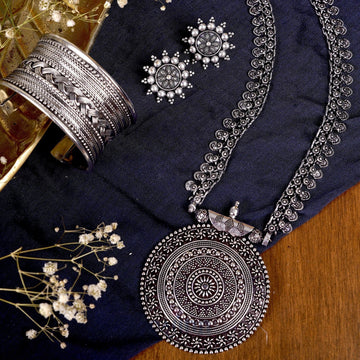Dajinn Mishita Metallic Silver oxidized Jewelry Gift Set